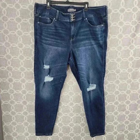 Torrid Supper Soft Distressed Jegging Stretched Women's 24T - Picture 1 of 9
